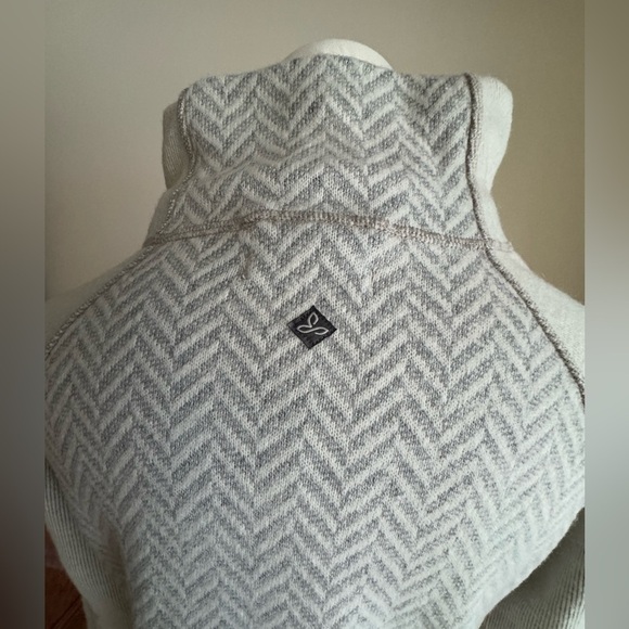 Prana Lucia sweater  Light Gray Size XS Mock Neck Wool - Picture 4 of 7